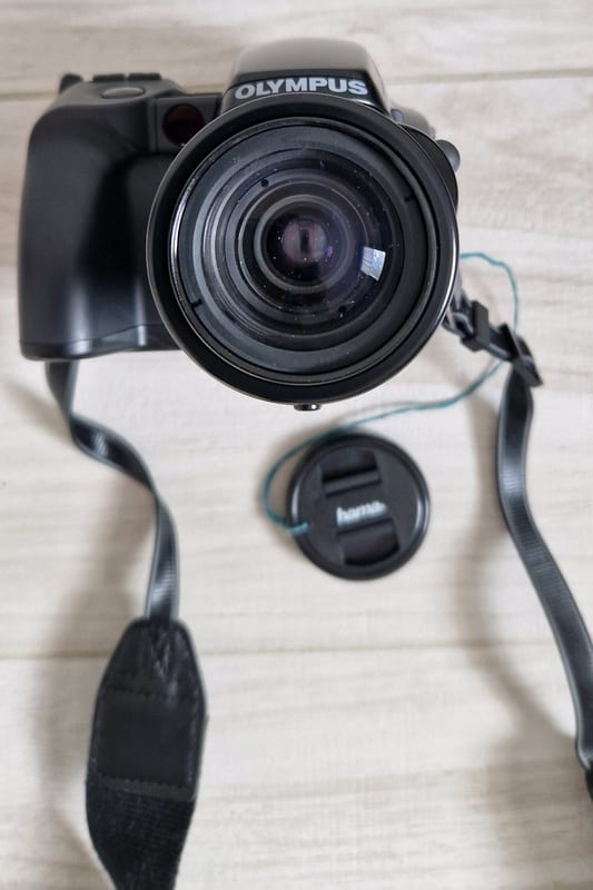 Olympus iS-1000 Kompaktkamera mit Tasche und Anleitung – Bild 3 von 6