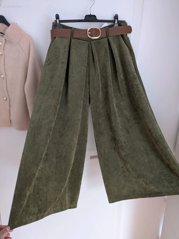 Damen ultra Cord Marlene in Olivgrün mit Gürtel – Culottes / 38 & 40 neuwertig – Größe M – Bild 4 von 4
