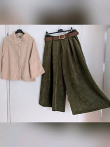 Damen ultra Cord Marlene in Olivgrün mit Gürtel – Culottes / 38 & 40 neuwertig – Größe M