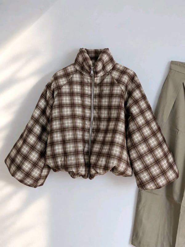 Damen kuschelige Karo Jacke mit Ballonärmeln und Stehkragen / 38 & 40 ungetragen – Größe L – Braun-Beige kariert – Bild 6 von 12