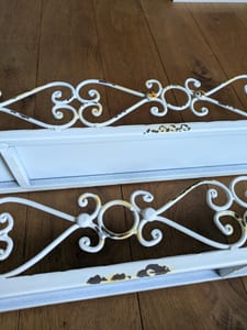 Wandregal aus Metall mit Ornament, weiß shabby – 4 Stück – Bild 4 von 4