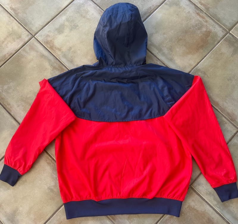 Herren Windbreaker Jacke mit Kapuze – Rot/Marineblau – Größe M – Bild 2 von 7