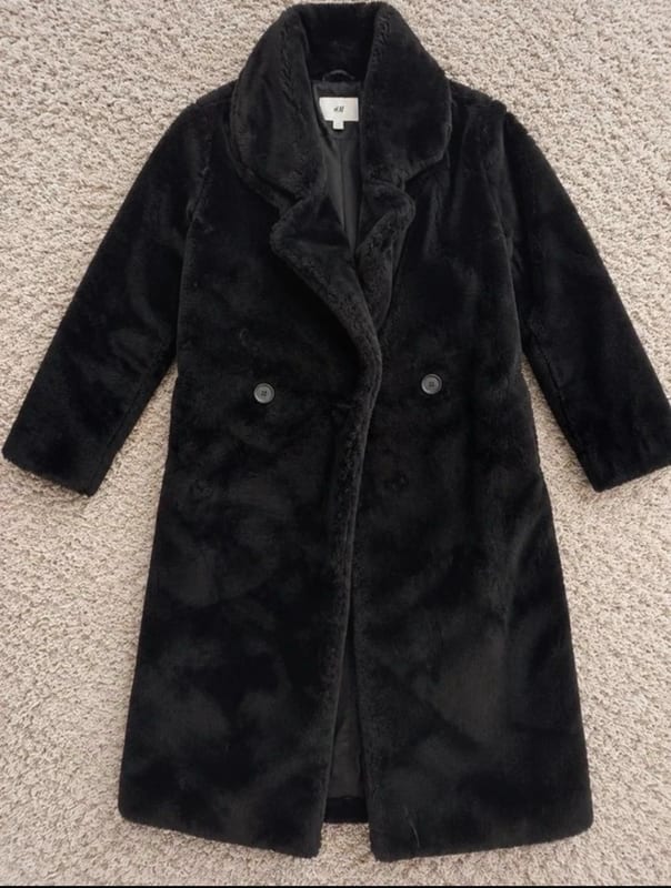 Damen Langer Teddy-Mantel in Schwarz, zweireihig – Größe S