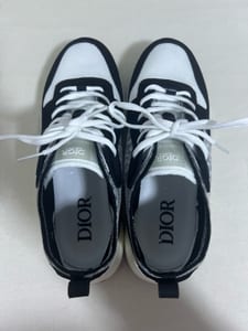 Schwarz-weiße Sneaker mit Schnürung – Herrenschuhe – Größe 42