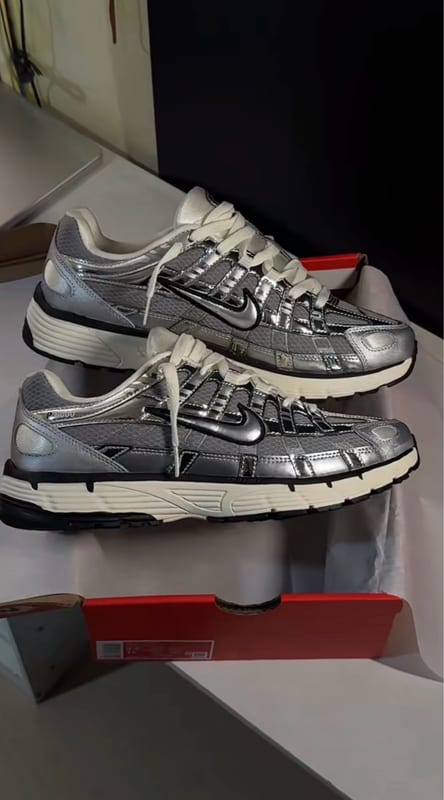 Nike Herren P-6000 – Größe 40 – Silber/Grau – Bild 3 von 4