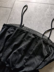 Damen Schwarzer Playsuit mit Spitze und Spaghettiträgern – Größe XS – Bild 2 von 4