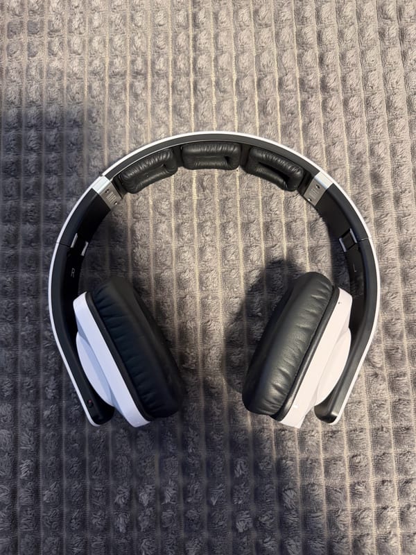 Over-Ear Kopfhörer Weiß mit Schwarz – Bluetooth-Kopfhörer Ohne Ladekabel