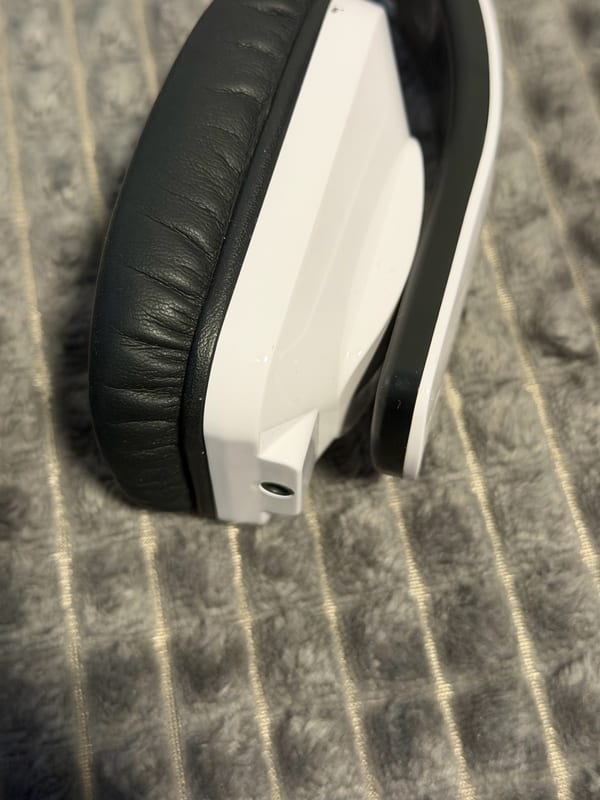 Over-Ear Kopfhörer Weiß mit Schwarz – Bluetooth-Kopfhörer Ohne Ladekabel – Bild 3 von 9