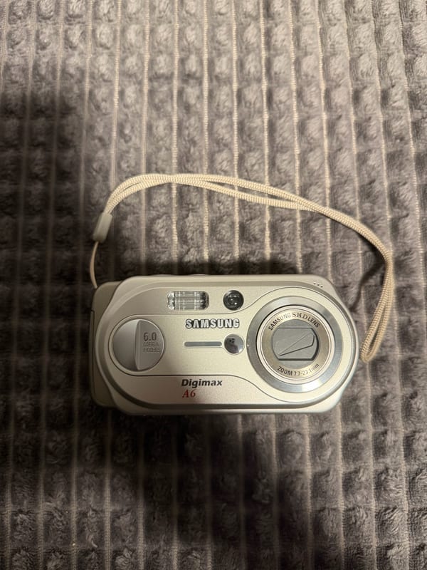Digitalkamera Digimax A6 mit Tasche und Trageband – Bild 2 von 11