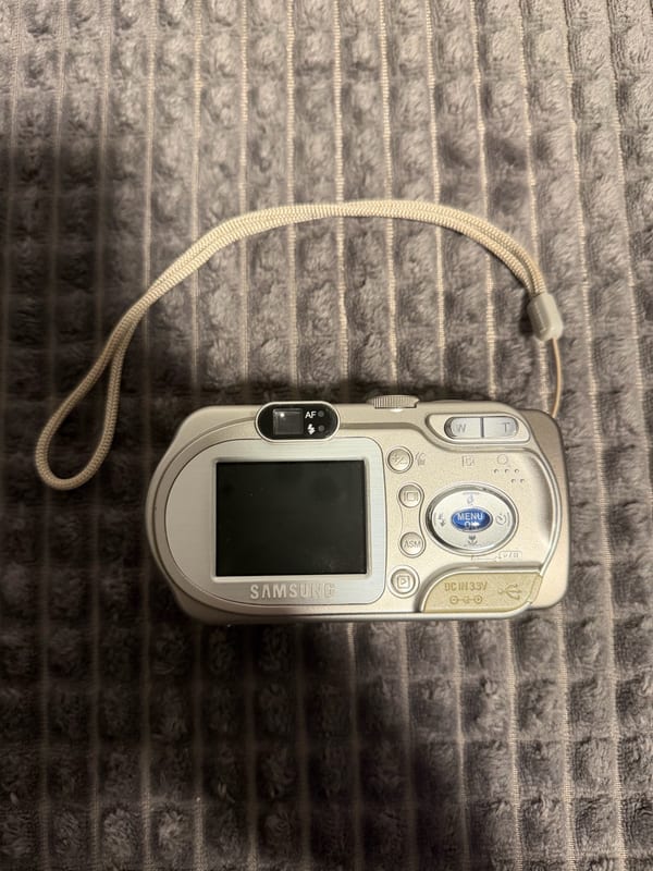 Digitalkamera Digimax A6 mit Tasche und Trageband – Bild 3 von 11
