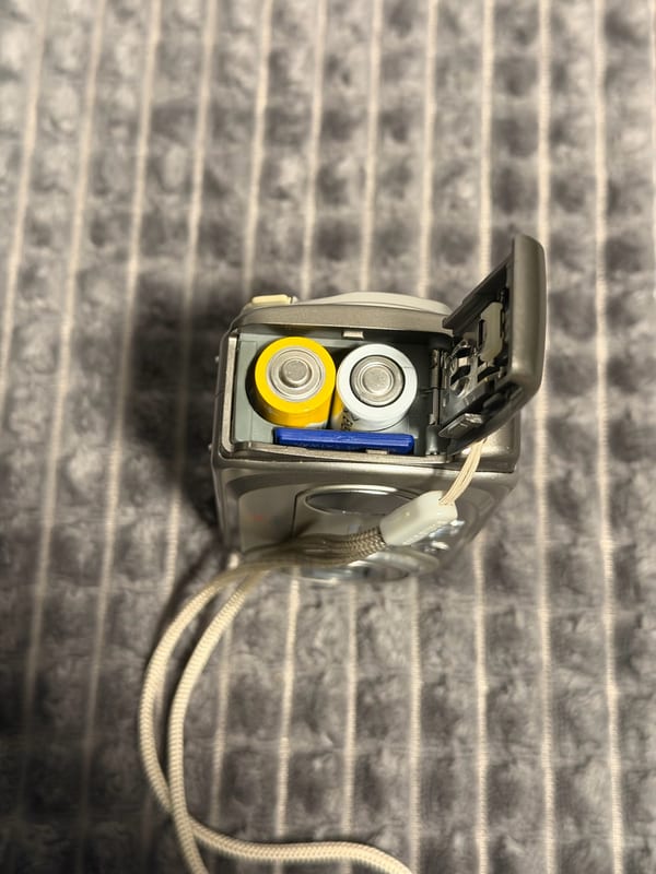 Digitalkamera Digimax A6 mit Tasche und Trageband – Bild 6 von 11