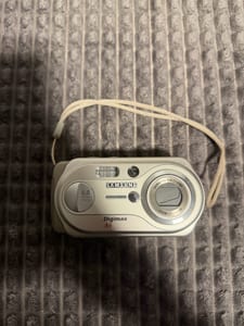 Digitalkamera Digimax A6 mit Tasche und Trageband – Bild 2 von 11