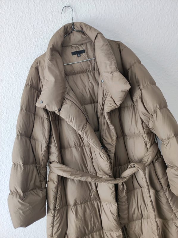 Damen Lange Daunenjacke mit Bindegürtel – Beige – Größe XXL – Bild 2 von 9