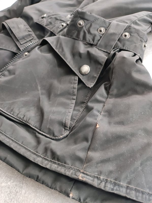 Damen Winterjacke mit Kunstfellkapuze und Gürtel – Schwarz – Größe XS – Bild 7 von 10