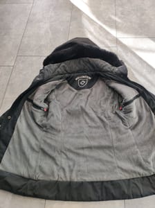 Damen Winterjacke mit Kunstfellkapuze und Gürtel – Schwarz – Größe XS – Bild 8 von 10