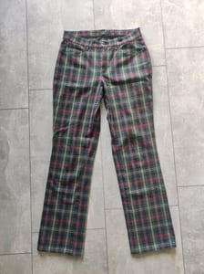 Damen Karierte Hose mit Rot-Grün-Muster, Five-Pocket-Schnitt – Bild 2 von 6