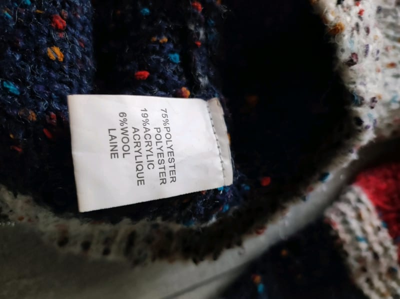 Damen Gestreifter Strickpullover mit Rundhals in Marine, Rot und Beige – Größe M – Bild 4 von 7