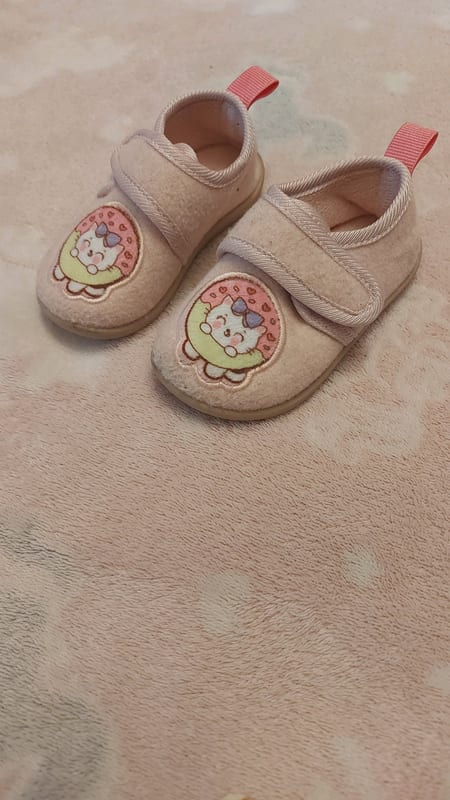 Babyhausschuhe mit Katzenmotiv und Klettverschluss – Größe 80 – Hellrosa