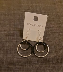Damen Ohrhänger mit doppelten Ringen – Schwarz/Silber