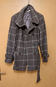 Damen Karierter mantel mit Gürtel – Größe M – Grau/Lila