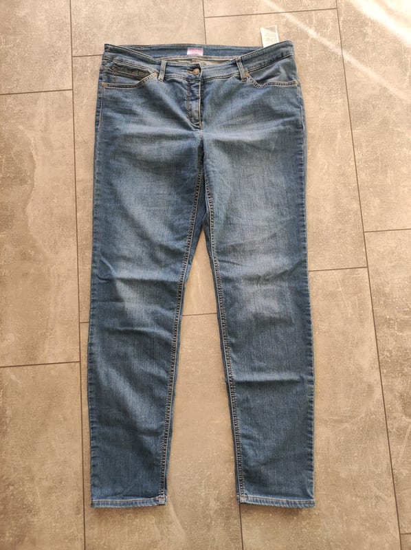 Damen Jeans in Mittelblau, Skinny-Schnitt – Größe 46