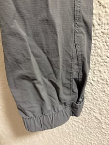 Herren Graue Outdoor-Hose mit Tunnelzug und Bündchen – Größe S – Bild 4 von 7
