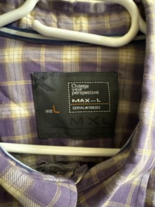 Herren Kariertes Langarmhemd mit Brusttasche und Schulterklappen – Größe L – Lila – Bild 4 von 4