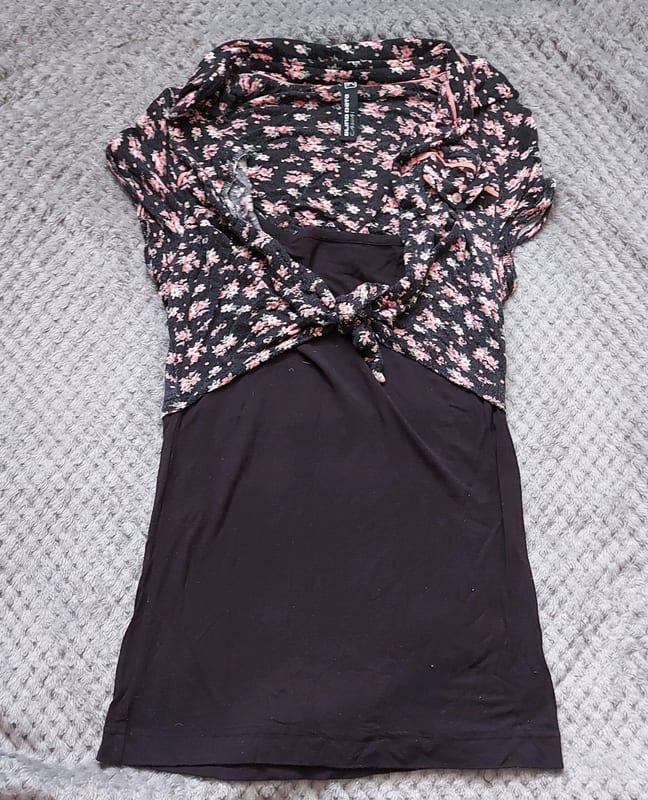 Damen Top mit Blumenmuster – Größe M – Schwarz