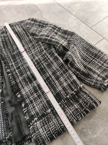 Damen-Blazer mit Bouclé-Struktur und Fransensaum, schwarz-weiß – Größe 36 – Bild 5 von 7