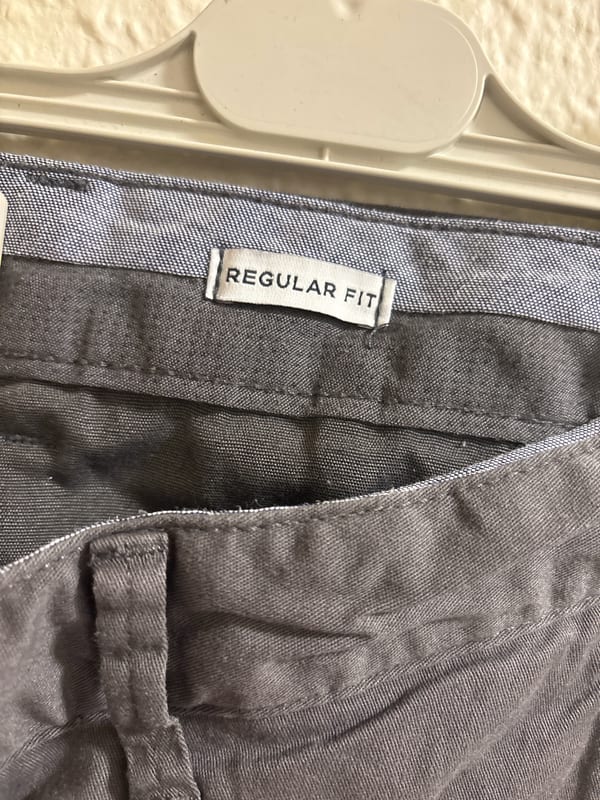 Graue Herren-Chinohose, Regular Fit – Größe 48 – Bild 3 von 4