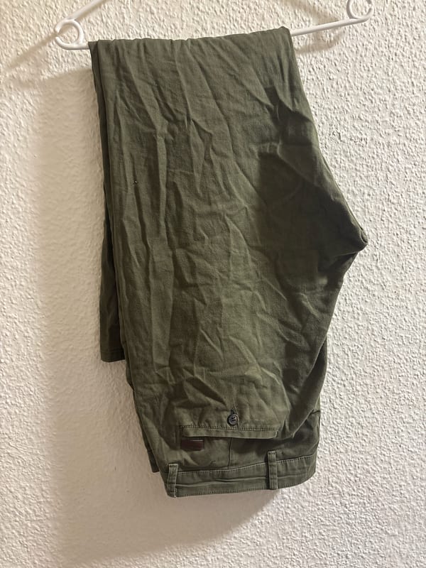 Herren Olivgrüne Stoffhose – Regular Fit – Größe 3XL