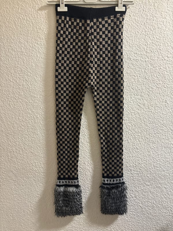 Damen Strickleggings mit Schachbrettmuster und Fellbündchen – Größe XS/S – Schwarz-Beige