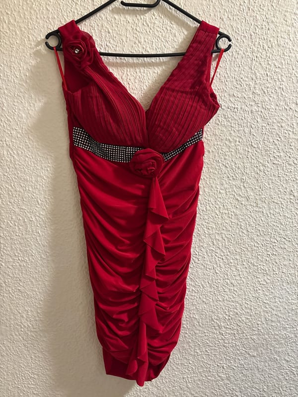 Damen Rotes Cocktailkleid mit Strass-Gürtel und Rosenapplikation – Größe M/L
