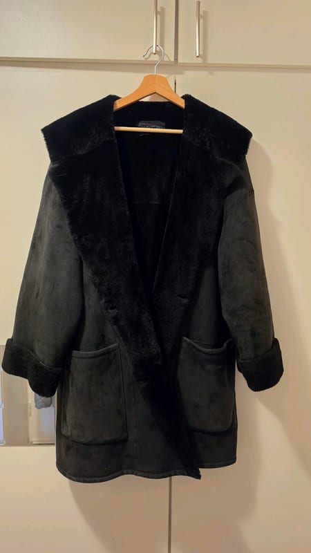 Damen Vintage Marc Cain Lammfellmantel Schwarz Echtleder Shearling Coat 80s/90s – Größe Oversize