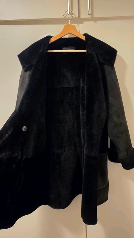 Damen Vintage Marc Cain Lammfellmantel Schwarz Echtleder Shearling Coat 80s/90s – Größe Oversize – Bild 4 von 9