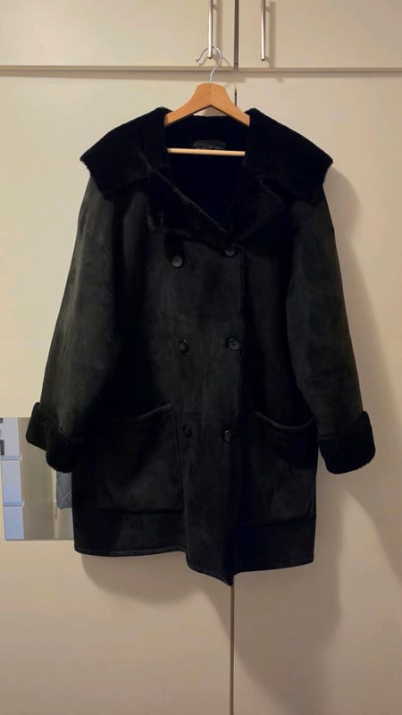 Damen Vintage Marc Cain Lammfellmantel Schwarz Echtleder Shearling Coat 80s/90s – Größe Oversize – Bild 7 von 9