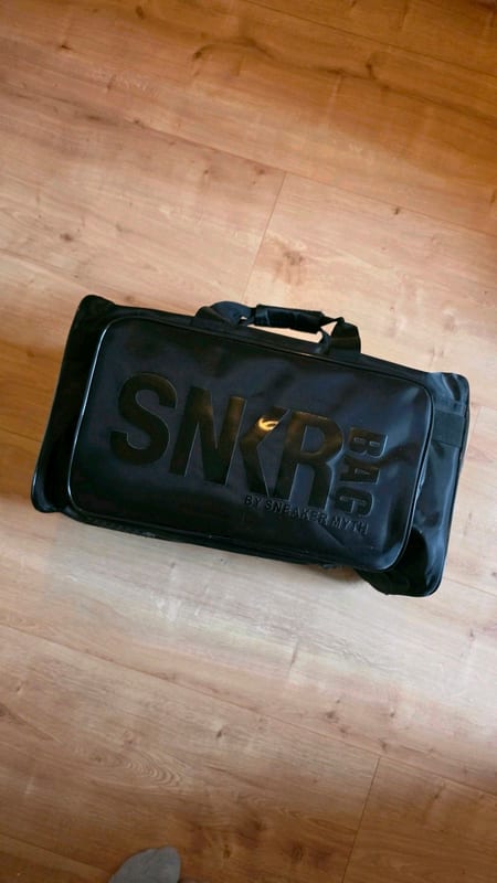 Damen SNKR BAG by Sneaker Myth Sneaker Tasche Duffle Bag – Schwarz/Grün