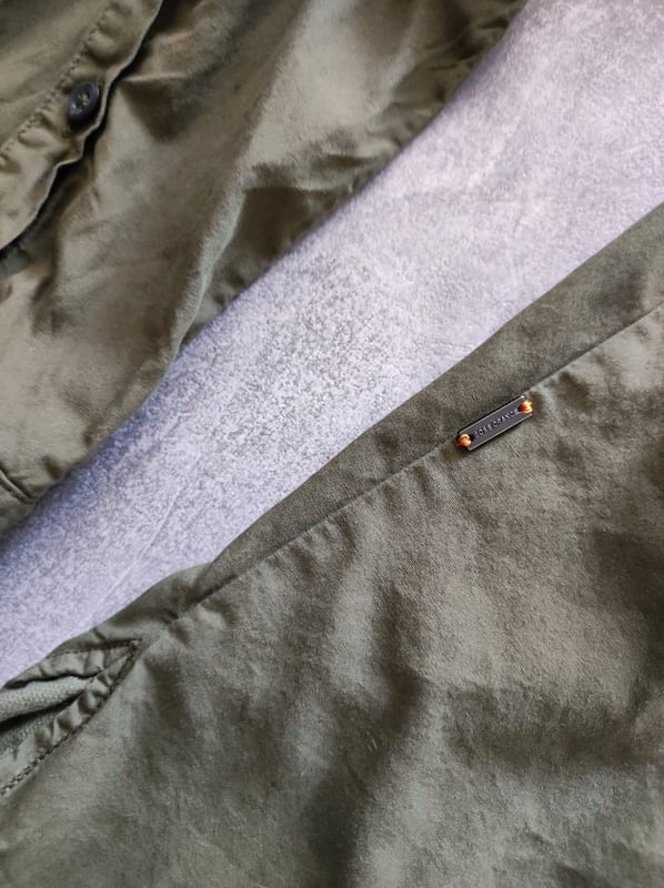 Olivgrünes Herrenhemd, langarm, Slim Fit – Größe M – Bild 9 von 9