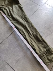 Olivgrünes Herrenhemd, langarm, Slim Fit – Größe M – Bild 7 von 9