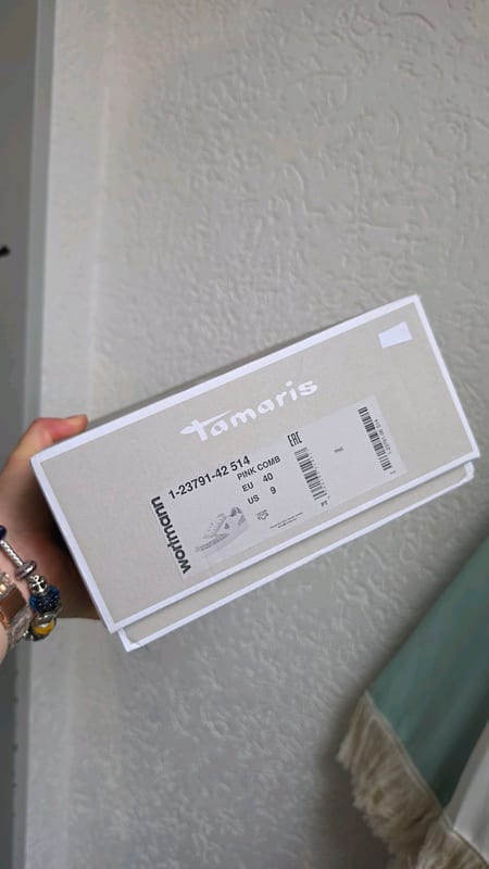 Tamaris Damen Sneaker mit Herzen Love Edition – Größe 40 – Weiß/Rot/Rosa – Bild 5 von 5