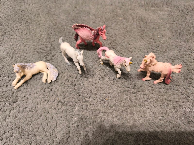 Fabelwesen Figuren Set – Pferde und Einhörner