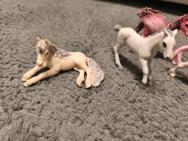 Fabelwesen Figuren Set – Pferde und Einhörner – Bild 8 von 8