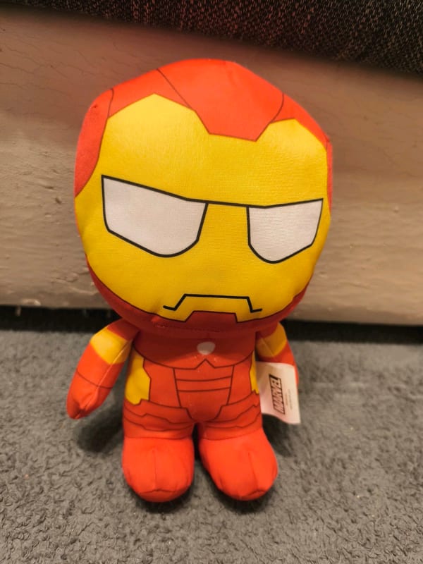 Iron Man Plüschfigur – mit Geräusch Marvel Kuscheltier – Bild 2 von 5