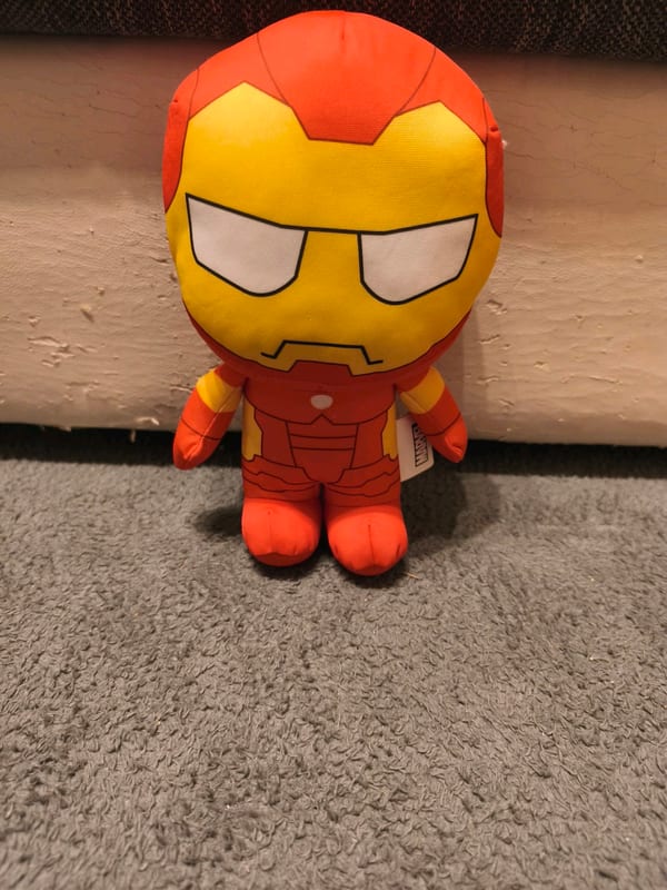 Iron Man Plüschfigur – mit Geräusch Marvel Kuscheltier – Bild 3 von 5