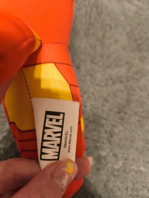 Iron Man Plüschfigur – mit Geräusch Marvel Kuscheltier – Bild 5 von 5