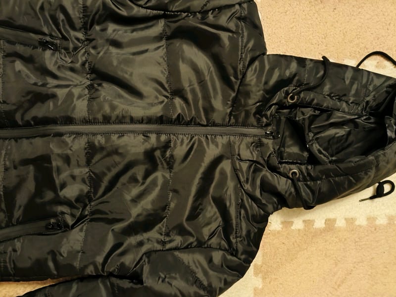 Herren Schwarze gesteppte Winterjacke mit Kapuze – Größe M – Bild 2 von 3