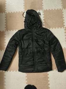 Herren Schwarze gesteppte Winterjacke mit Kapuze – Größe M