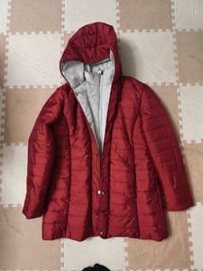 Damen Steppjacke mit Kapuze – rot, gesteppt – Größe M