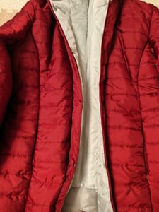 Damen Steppjacke mit Kapuze – rot, gesteppt – Größe M – Bild 2 von 3