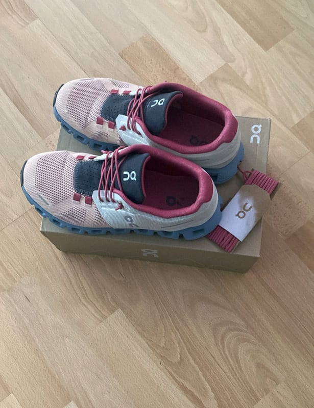 on Cloud Damen Gr 37.5 – Rose – Bild 2 von 4